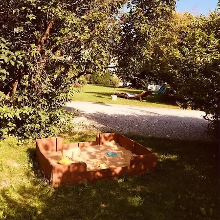 Charmantes Garten-Apartment: Erholung Im Chiemgau Unterwoessen Exterior photo