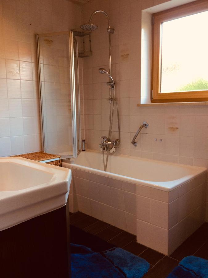 Charmantes Garten-apartment: Erholung Im Chiemgau * Unterwoessen